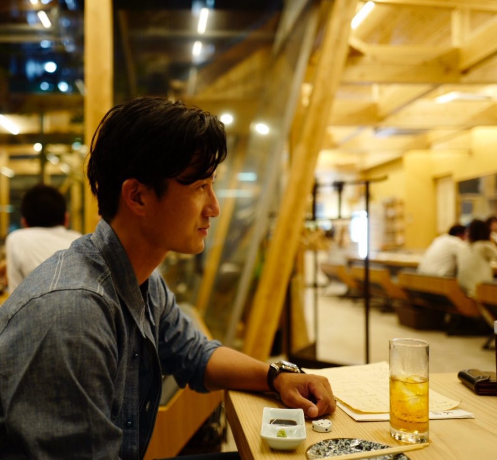 ザイツ建築株式会社　　代表取締役社長ザイツカヅキの横顔、プロフィール紹介の写真